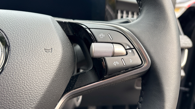 Skoda Superb 2.0 TDI SE Technology 5dr DSG Diesel Estate